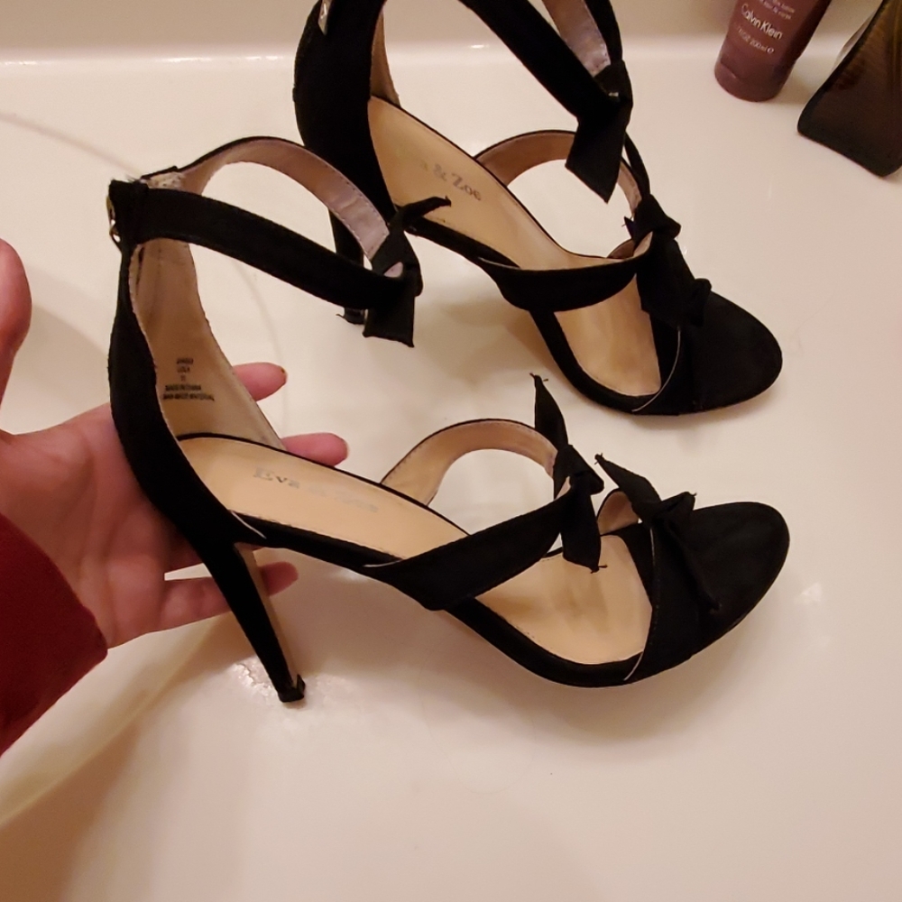 Heals - Picture 3 of 5